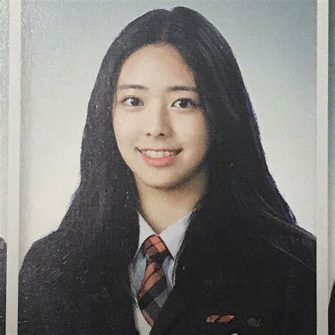 Itzy Yuna S Pre Debut Photos As Floorball Player Goes Viral Koreaboo