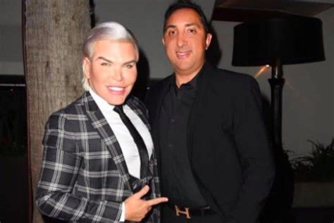 Rodrigo Alves Il Ken Umano Con Gli Addominali Finti Cambia Look