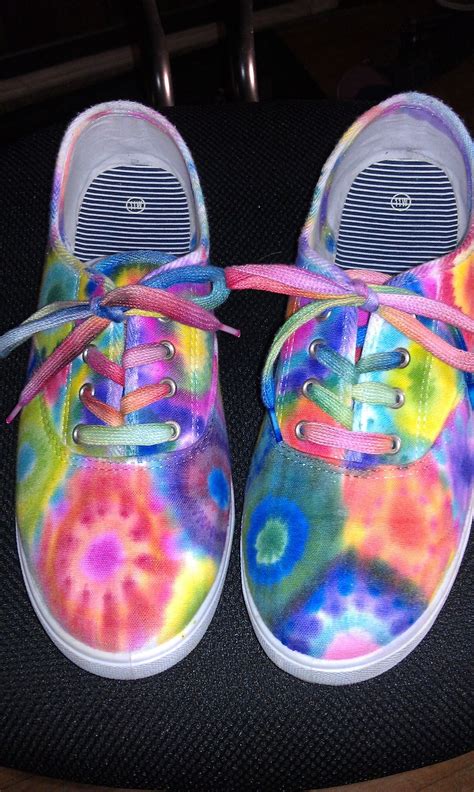 √ Tie Dye With Sharpie Markers