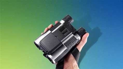 Camera binoculars on sale for just $122 | Mashable