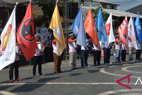 Kpu Sukabumi Gelar Kirab Bendera 14 Parpol Sosialisasikan Pemilu 2024