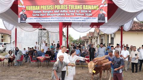 Polres Tulang Bawang Sembelih Belasan Hewan Kurban Di Momen Hari Raya