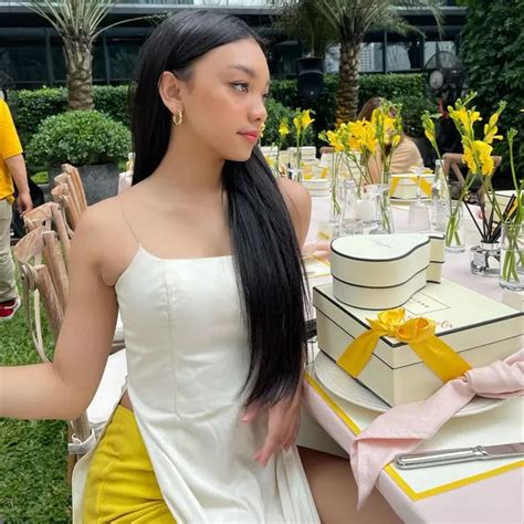 5 Potret Terbaru Naura Ayu Makin Hot Di Usia Remaja