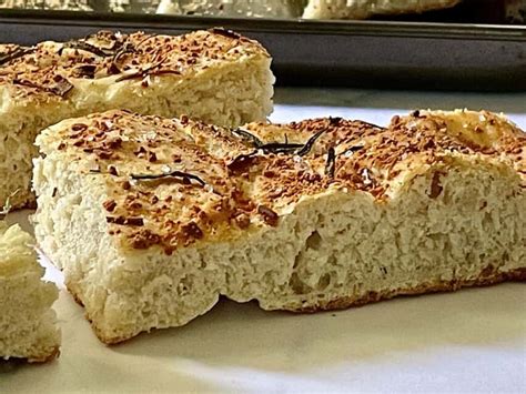 Bread Machine Focaccia Recipe - Rosemary Garlic Focaccia