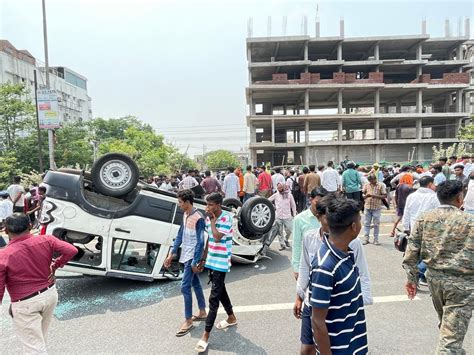 दर्दनाक सड़क हादसा शिक्षक पिता के दो बेटियां सड़क हादसे का शिकार तेज