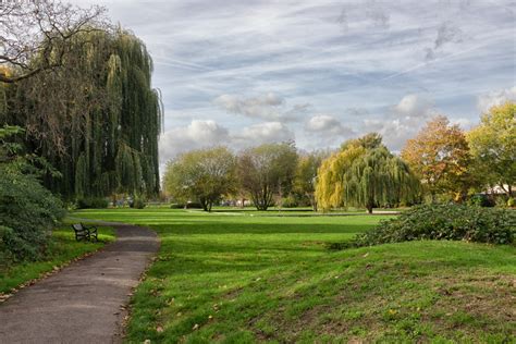 Plumstead Gardens Enthusiastic Gardener