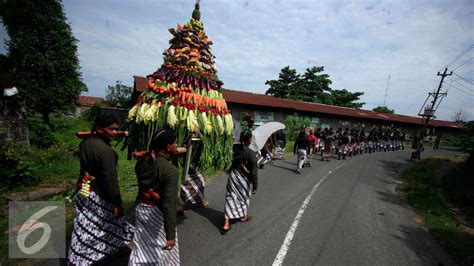 Serupa Tapi Tak Sama Perbedaan Tradisi Nyadran Dan Ziarah Kubur Jelang