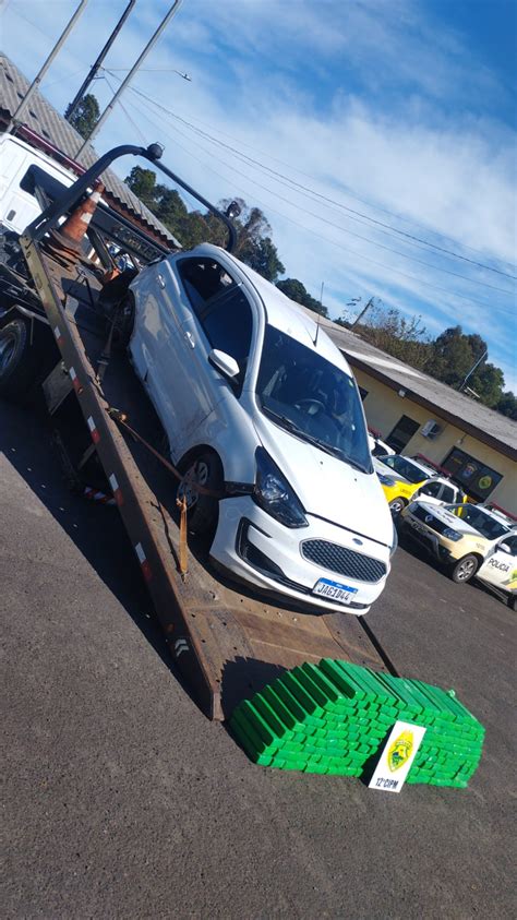 Pol Cia Militar De Palmas Apreende Kg De Maconha Em Carro Capotado