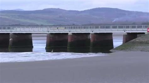 Small Tidal Bore At Arnside 24 Nov 2014 Youtube