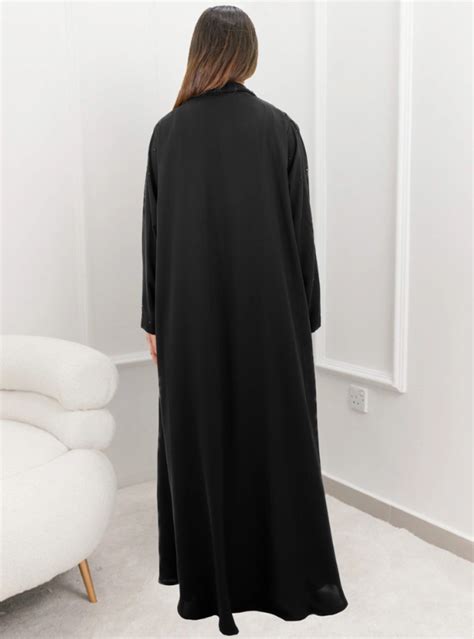 SHE07 Abaya Description Soft Crepe Fabric Abaya With Crystals On