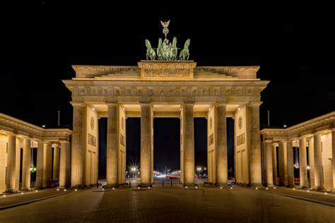 Brandenburger Tor In Einer Ruhigen Nacht Foto And Bild Architektur