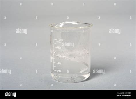 Acid Metal Reaction Hi Res Stock Photography And Images Alamy