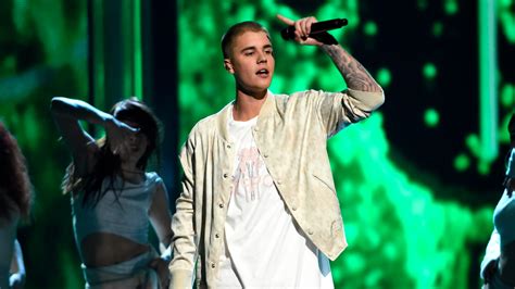 Justin Bieber's Instagram is back. Thank goodness. | Mashable