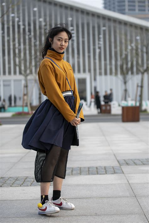 They Are Wearing: Shanghai Fashion Week Fall 2019 [PHOTOS]