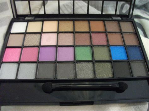 ELF new 32 eyeshadow palettes [vs. ELF ltd ed Christmas 32 eyeshadow ...