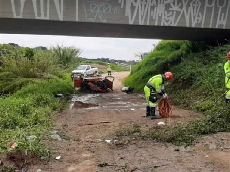 A Voz De Ibaiti E Regi O Br Jovem Capota Cai Da Ponte E Morre