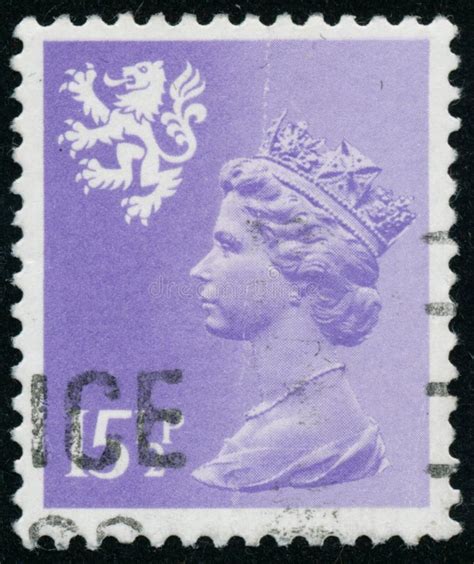 Vintage Stamp Printed In Great Britain 1982 Shows Queen Elizabeth II