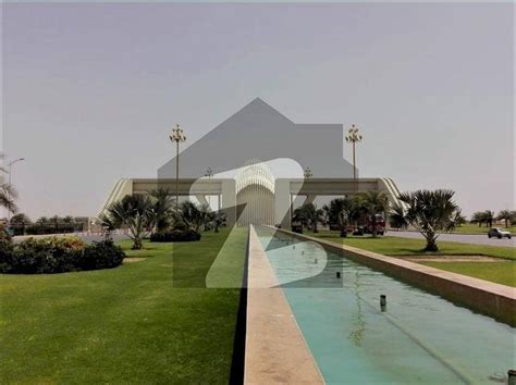 Prime Location Square Feet Shop For Sale In Bahria Town Karachi