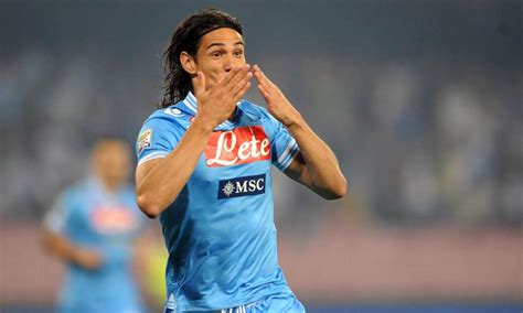 Come Cavani Napoli Il Paragone Dell Ex Fa Impazzire I Tifosi