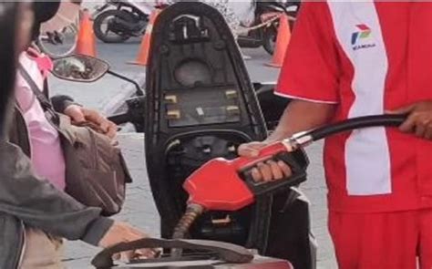 Viral Emak Emak Isi Pertamax Turbo Ke Honda Beat Lambeturah Official