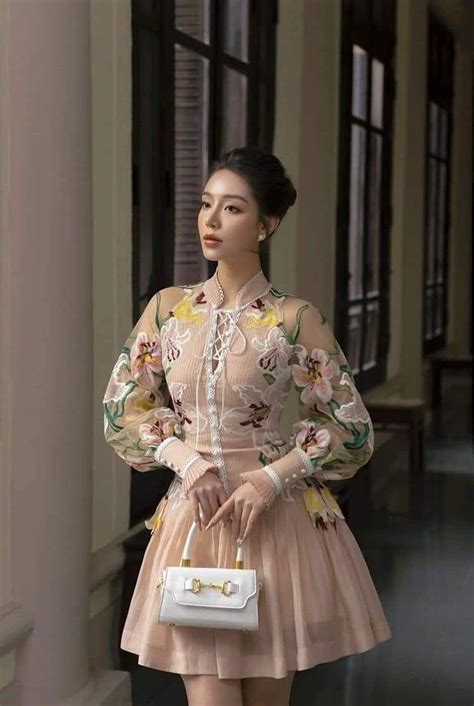 Ghim của Copito Tapia trên DISEÑO MODA Y EXTRAVAGANTE Thời trang