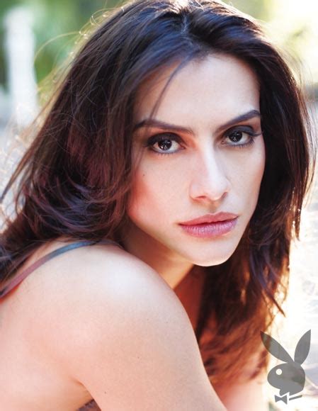 Cléo Pires nude pics page