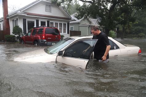 Hurricane Matthew Lashes Florida Claims First Life