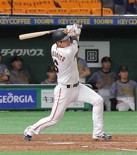 【巨人】坂本勇人 第2打席は中越え二塁打 2000安打まであと113本 スポーツ報知