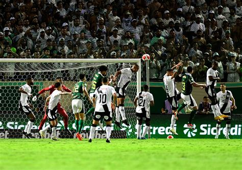 Fr Gil Ponte Preta Goleada Pelo Palmeiras E Est Fora Do Paulist O