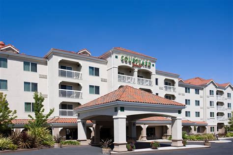 Novato Hotels with Balcony | Courtyard Novato Marin/Sonoma