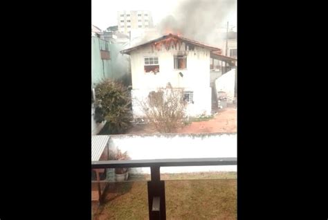 Vídeo Incêndio Atinge Casa Em Ponta Grossa Paraná G1