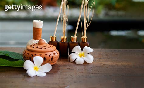 Spa Massage Compress Balls Herbal Ball On The Wooden With Treaments