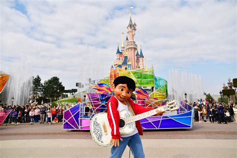 Disneyland Paris Reaches Milestone 30th Anniversary Introduces New