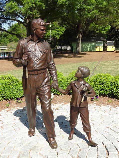 Andy Griffith E Escultura De Opie No Parque De Pullen Em Raleigh North