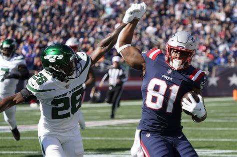 Patriots Injuries Devin McCourty Jonnu Smith Carl Davis Harvey