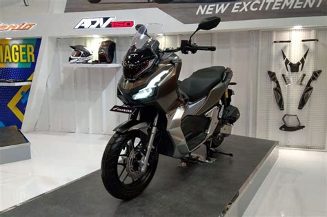 Honda Adv Skuter Petualang Otobisnis