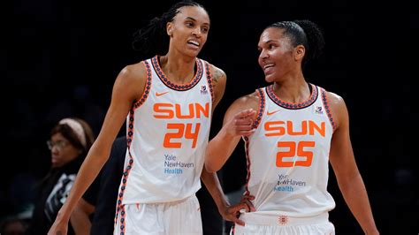 WNBA Connecticut Sun announces Bonner, Thomas engagement | fox61.com