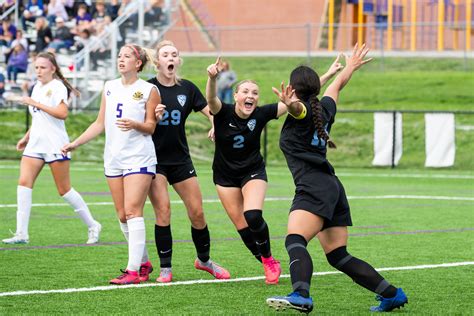 Photo gallery: Class 4 District 6 girls soccer tournament - The Examiner