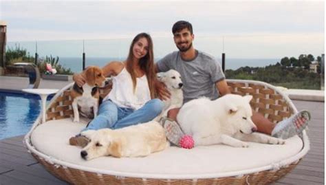 Los Cracks Del Barça Y Sus Perros