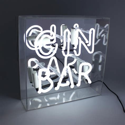 Diese Neonlampe „gin Bar“ Ist In Weiß Erhältlich Und Befindet Sich In