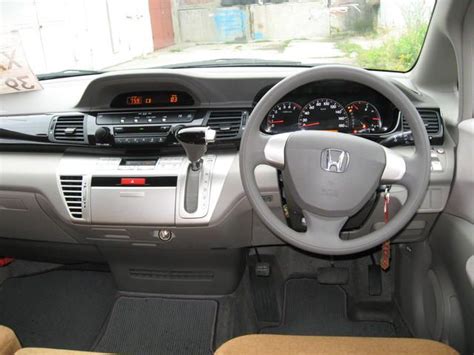 2005 Honda Edix specs