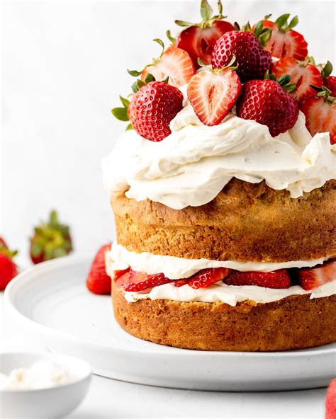 Strawberry Sponge Cake With Vanilla Protein Whipped Cream Natural