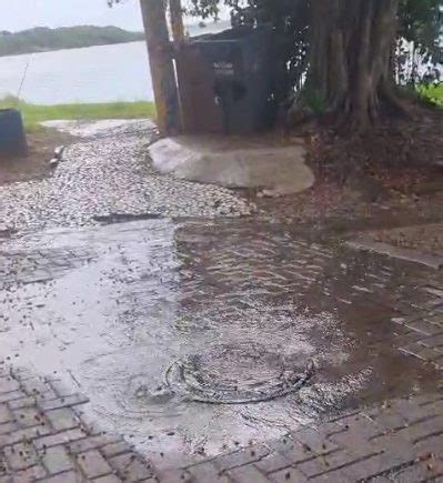 Poluição na Lagoa da Conceição vídeo mostra esgoto transbordando dos