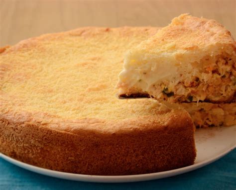 Torta de frango cremosa massa de pão de queijo Guia da Cozinha