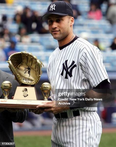 Rawlings Golden Glove Award Photos And Premium High Res Pictures