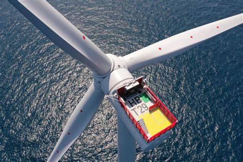 Worlds Largest Offshore Wind Farm Produces Its First Power