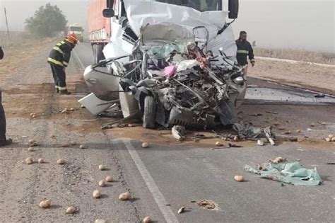 Dos Muertos Y Graves Destrozos Por El Viento Zonda En La Provincia De