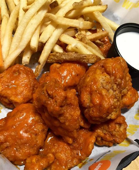 buffalo wild wings | Food, Soul food, Pretty food