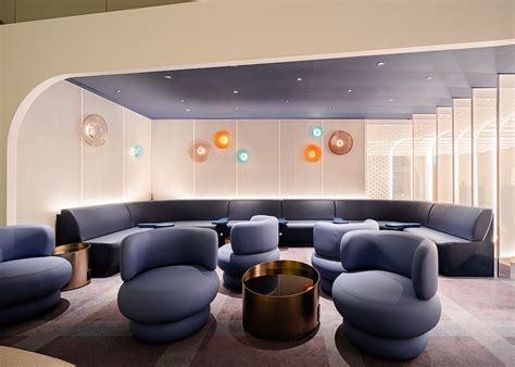 Oneworld Reveals Its First Fully Branded Airport Lounge