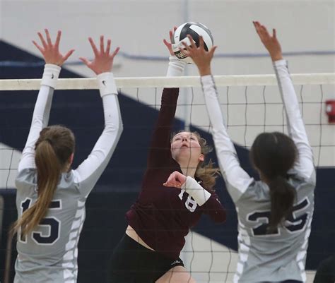 Walsh Jesuit beats Twinsburg, will face Chardon in volleyball district
